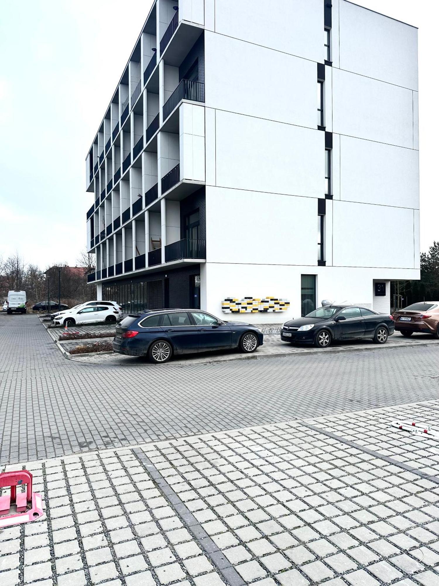 Zarembowicza 37 - Self Check-in 20h - Parking &lift * Vratislav